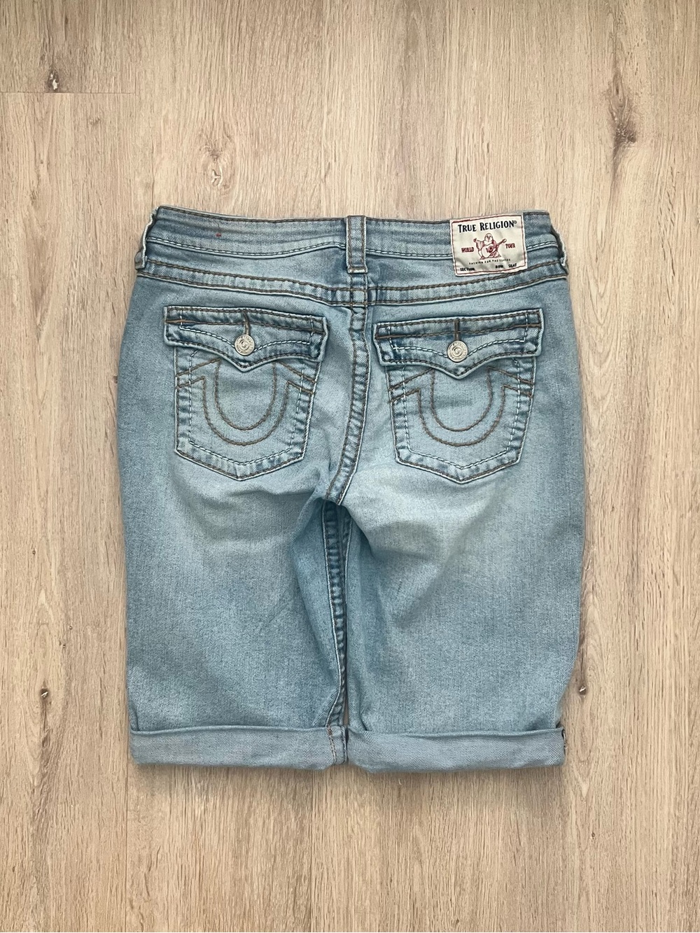True Religion Jennie Curvy Denim Shorts Women 30 Blue Stretch Cuffed Knee Length